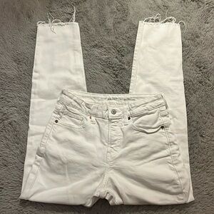 White Old Navy straight jeans